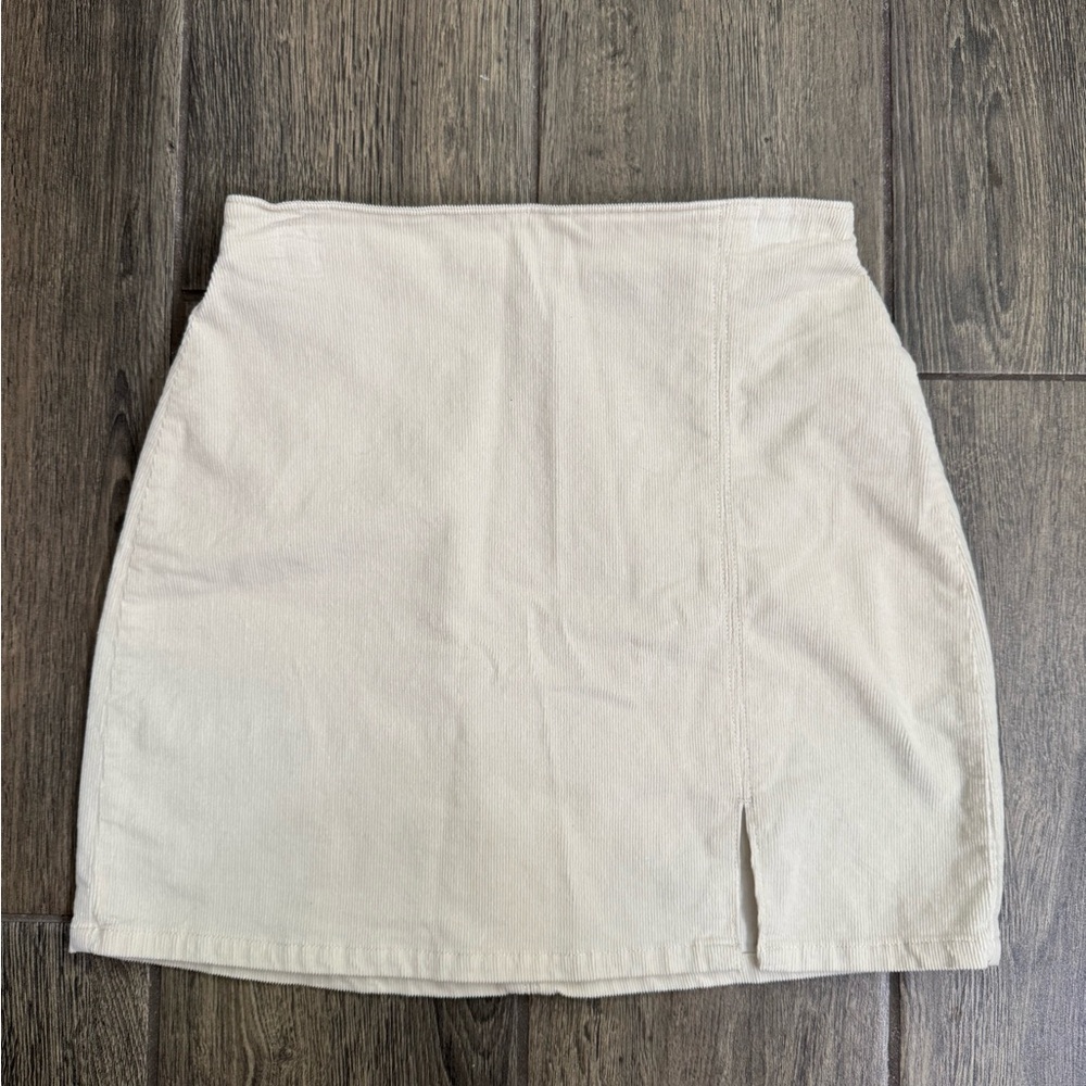 Hollister Cream Mini Skirt Size XS
